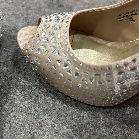 Heels - Picture 7 of 9